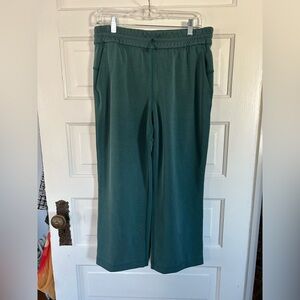 Lululemon Softstreme High-Rise Straight-Leg Cropped Pant Dark Forest Size 10